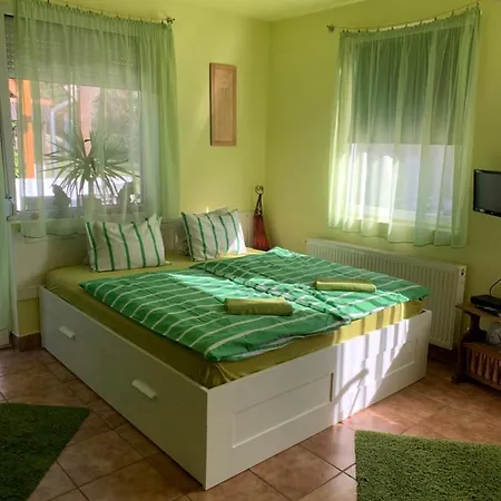 Panni Vendeghaz 3* Egerszalók