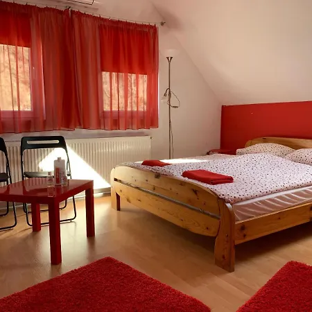 Panni Vendeghaz Egerszalók